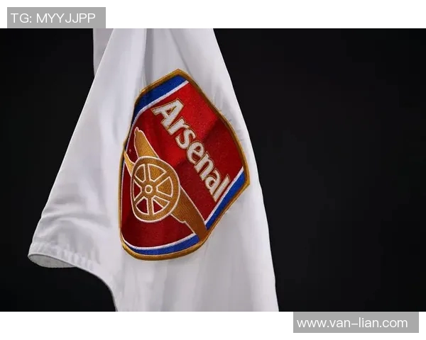 脑袋有刀口的足球明星背后的故事与荣耀与挑战交织的传奇人生